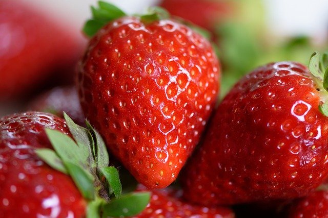 can diabetics eat strawberries